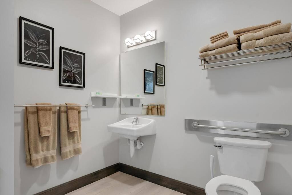 Barnwood Suite - Main Street Lodge In Berlin Εξωτερικό φωτογραφία